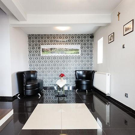 Sleep In Lomza Apartment Bagian luar foto